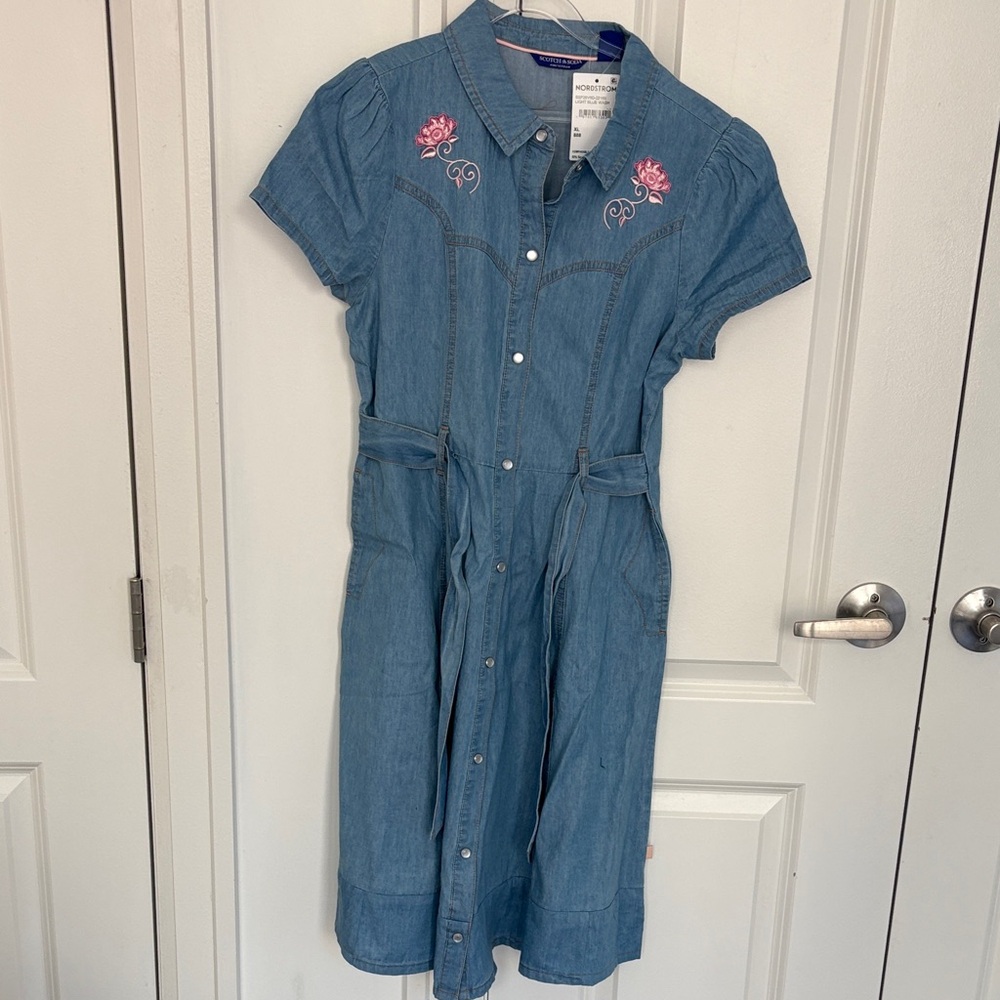 Scotch & Soda Light Denim dress with Pink embroidery